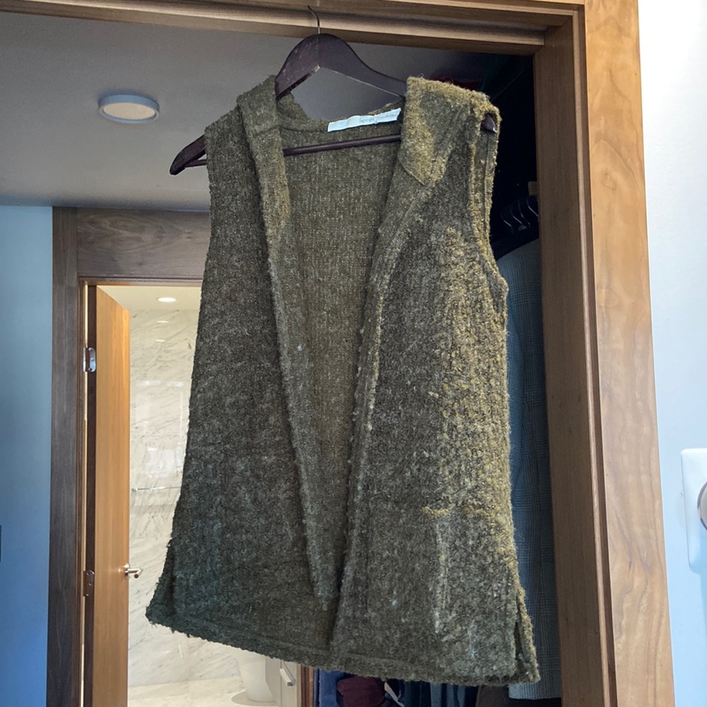 Sleeveless Boucle hooded vest